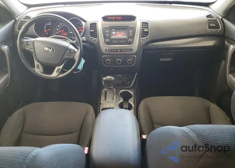 2014 Kia Sorento Lx z USA, uszkodzony, nr VIN 5XYKTCA68EG455605